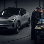Le tout nouveau SUV électrique Volvo EX30 fait face à un rappel massif sans précédent. Un risque d'incendie de la batterie met en lumière les failles béantes de l'ingénierie suédoise, minant la confiance dans l'électrification.